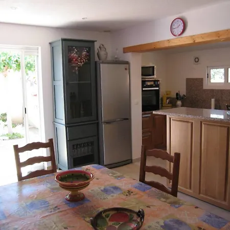 Villa 4 Pieces, 10 Couchages, Jardin, Terrasses, A 900m De La Plage, Saint-cyprien - Fr-1-106-35 *