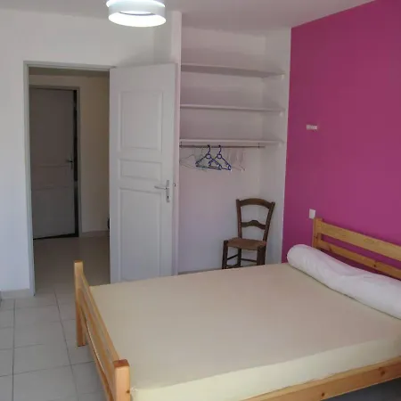 4 Pieces, 10 Couchages, Jardin, Terrasses, A 900m De La Plage, Saint-cyprien - Fr-1-106-35