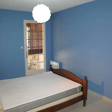 4 Pieces, 10 Couchages, Jardin, Terrasses, A 900m De La Plage, Saint-cyprien - Fr-1-106-35 ヴィラ