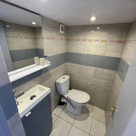 4 Pieces, 10 Couchages, Jardin, Terrasses, A 900m De La Plage, Saint-cyprien - Fr-1-106-35