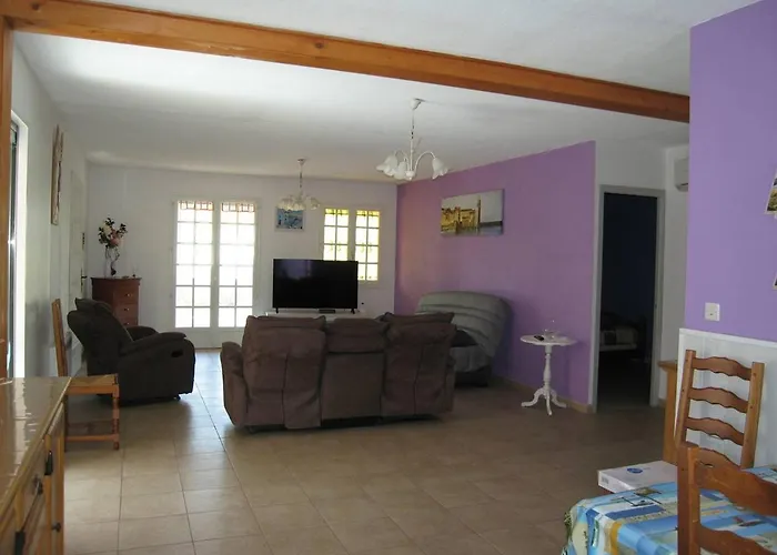 Villa 4 Pieces, 10 Couchages, Jardin, Terrasses, A 900m De La Plage, Saint-cyprien - Fr-1-106-35 Saint-Cyprien
