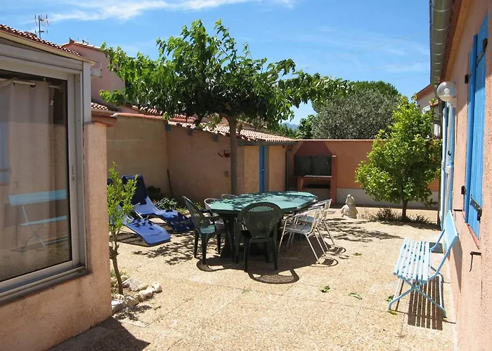 Villa 4 Pieces, 10 Couchages, Jardin, Terrasses, A 900m De La Plage, Saint-cyprien - Fr-1-106-35 *