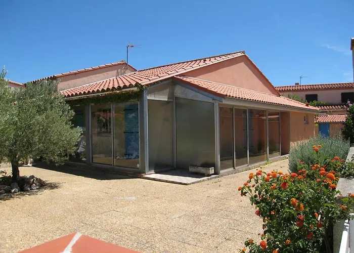 Villa 4 Pieces, 10 Couchages, Jardin, Terrasses, A 900m De La Plage, Saint-cyprien - Fr-1-106-35 Saint-Cyprien