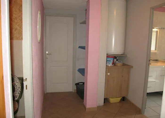 4 Pieces, 10 Couchages, Jardin, Terrasses, A 900m De La Plage, Saint-cyprien - Fr-1-106-35 Villa