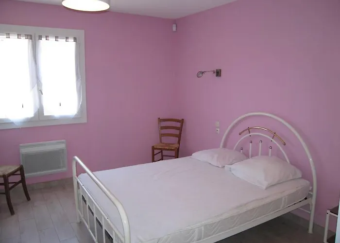 4 Pieces, 10 Couchages, Jardin, Terrasses, A 900m De La Plage, Saint-cyprien - Fr-1-106-35 Villa *