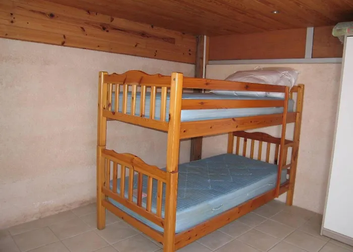 4 Pieces, 10 Couchages, Jardin, Terrasses, A 900m De La Plage, Saint-cyprien - Fr-1-106-35 Saint-Cyprien